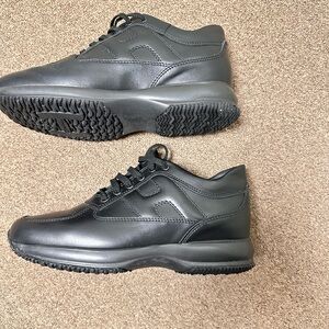 Men's Black Lace-Up Comfort Walking Shoes